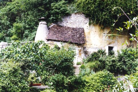 Maison troglodyte creusée dans le coteau à Troo, Loir-et-Cher