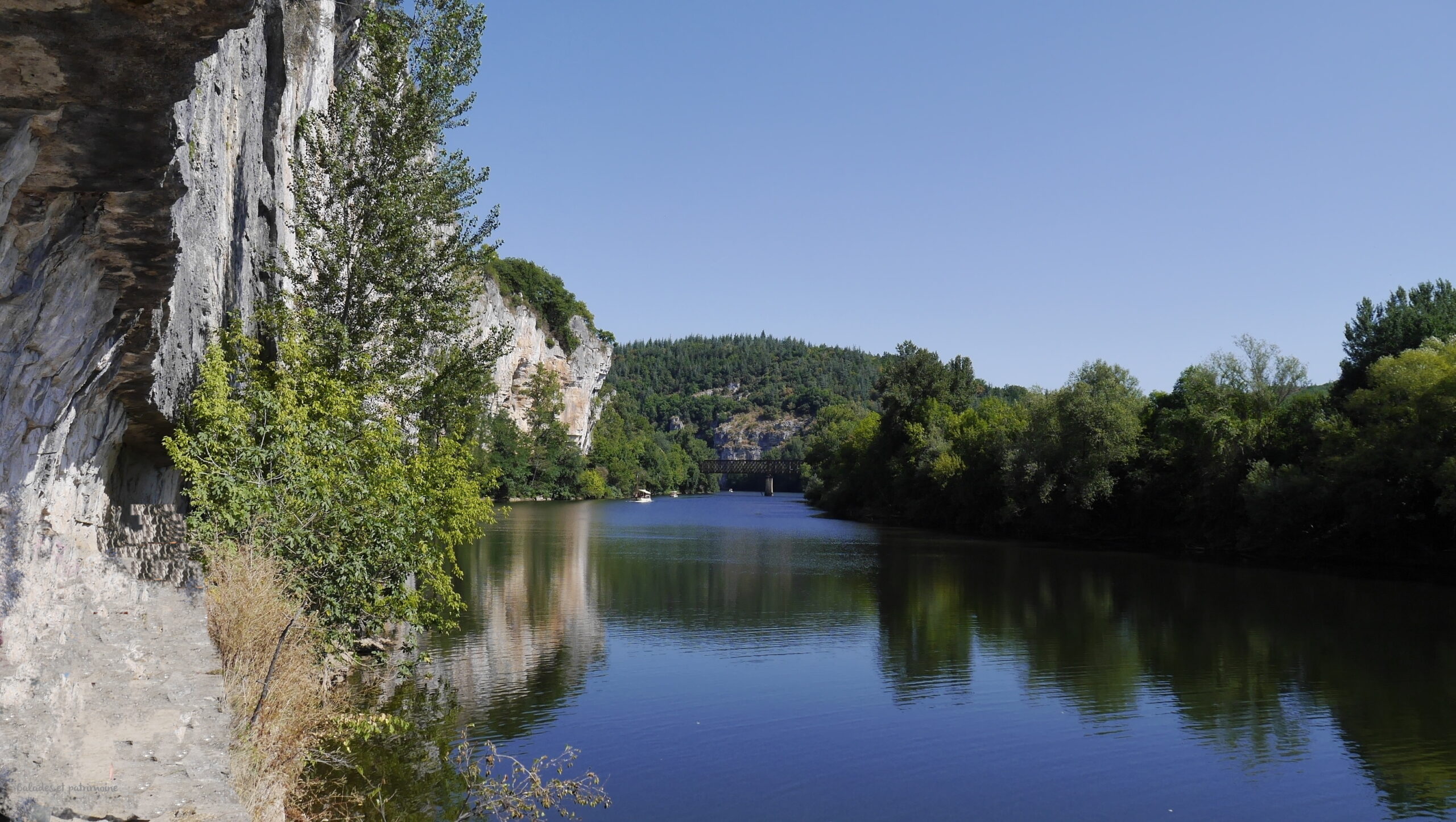 Le chemin de halage de Bouzies